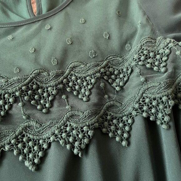 UA Los Angeles Long-sleeve Green Dress Size Small - Picture 5 of 7